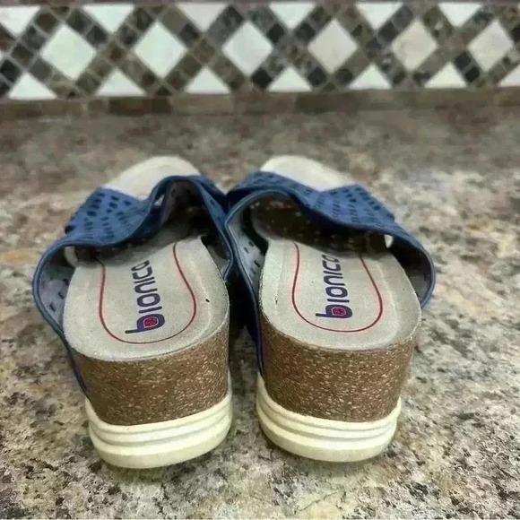 Bionica Women's Blue Leather Slip On Cross Strap Sandals Ladies size 6 Comfort - Picture 2 of 7